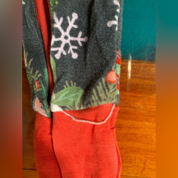 Little Sleepies poinsettia zippie - Picture 3 of 4